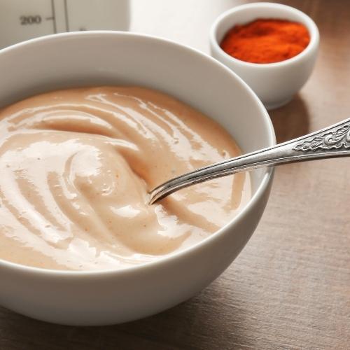 Un must pour tes soirées BBQ cet été: mayonnaise épicée au Cajun piquant